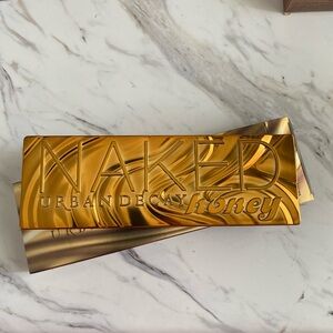 BRAND NEW IN BOX— Urban Decay Naked Honey Eyeshadow Palette